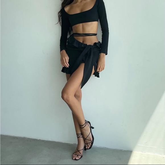 Orseund Iris Silk Ruffle Mini Skirt in Black size S - Picture 2 of 7